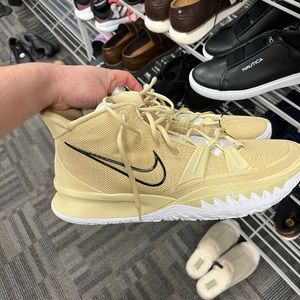 Nike Kyrie 7 TB Gold DM5042-701 Men’s Size 16.5